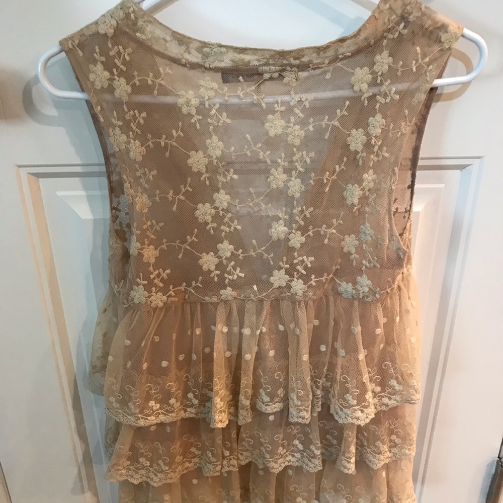 Lacy vest - Picture 3 of 3